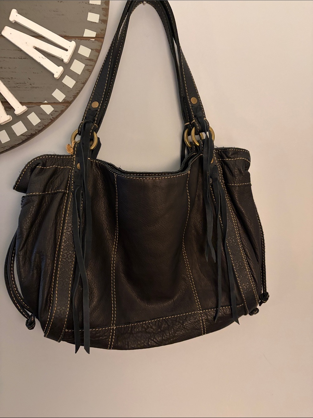 Lucky Brand Classic Black Leather boho Shoulder Bag with Contrast Stitching